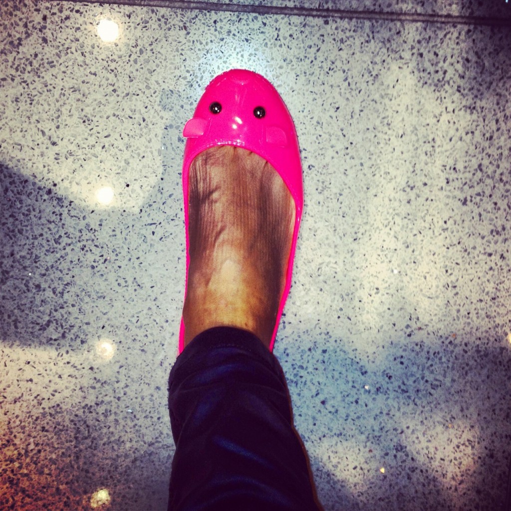 neon pink marc by marc jacobs mouse shoes fashion blog