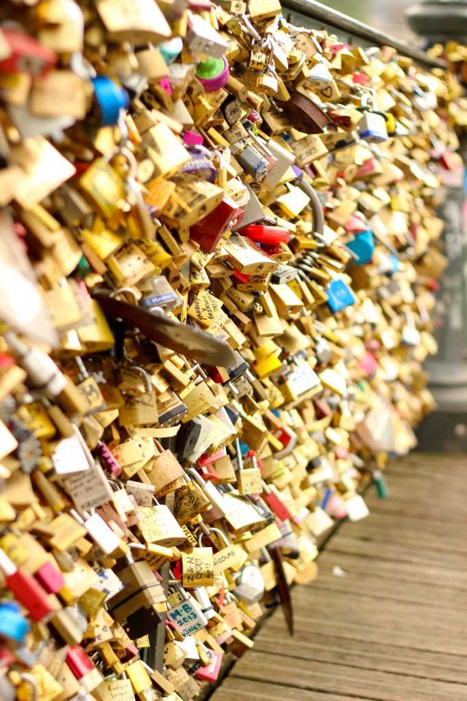 love lock bridge in paris 